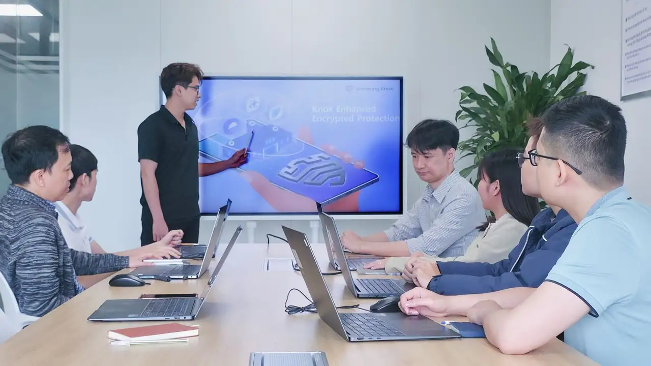 يستعرض الجيل الثالث من هاتف سامسونج جالاكسي إيه آي تقنية “صنع في فيتنام”.